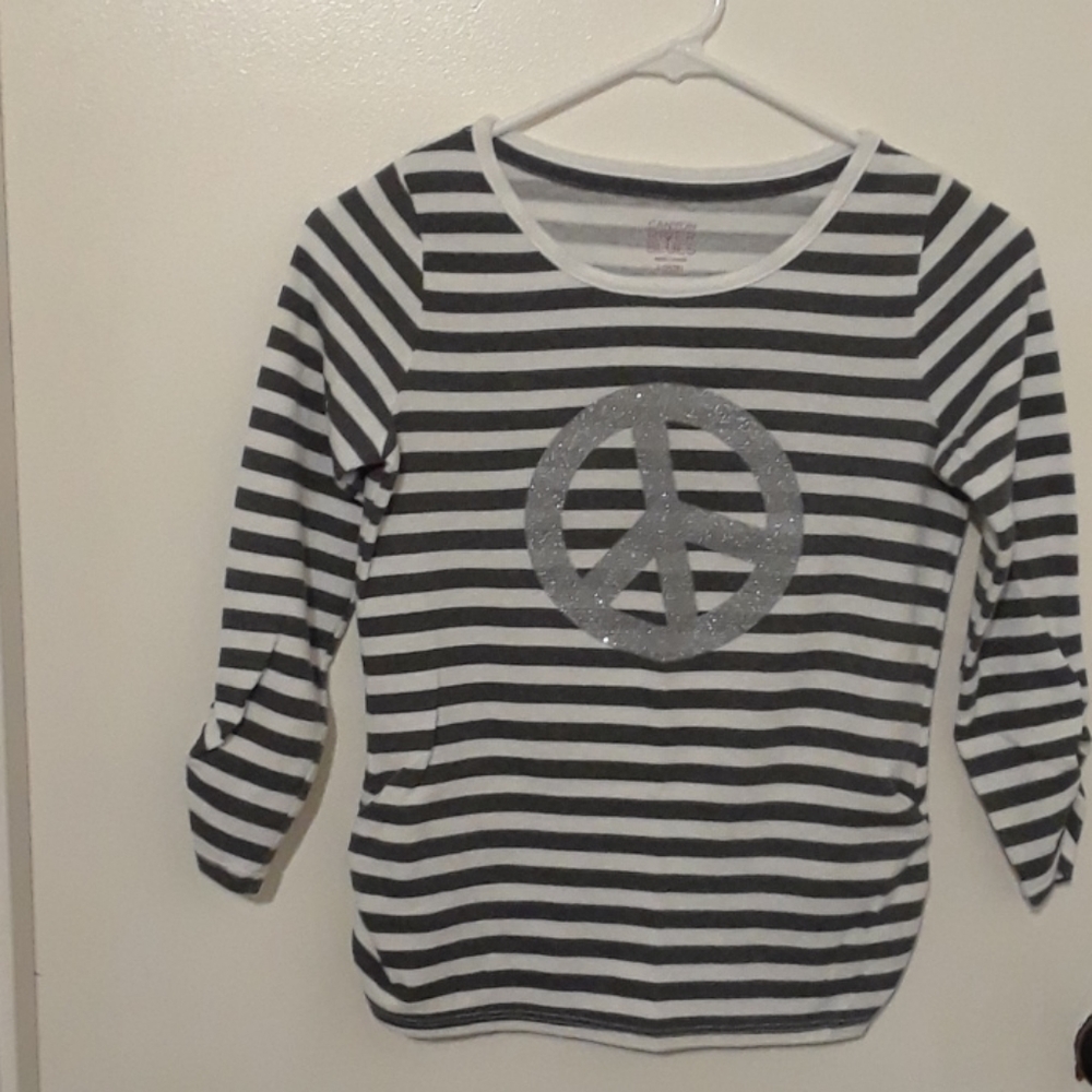 Girl's shirt